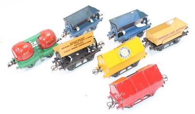 Lot 396 - Collection of 7x Hornby Pre and Post War Goods...