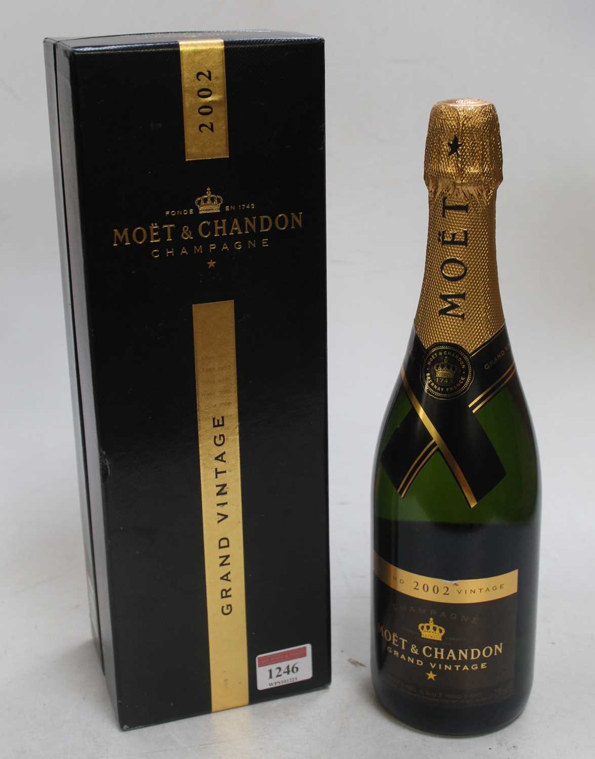 Lot 1246 - Moët & Chandon Grand Vintage 2002 champagne,...