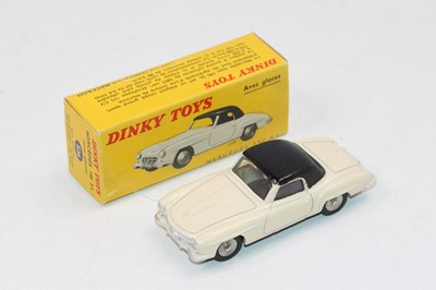 Lot 1885 - French Dinky Toys, 526 Mercedes 190 SL in...