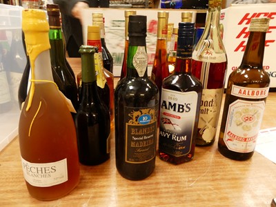 Lot 1521 - Mixed lot, to include various liqueurs, Lamb's...