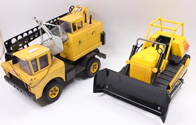 Lot 1545 - Tonka Tinplate Construction Group, to include...