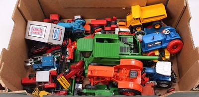 Lot 1562 - Tray containing various loose tractor diecast...