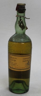 Lot 1423 - A vintage bottle of Chartreuse green liqueur,...