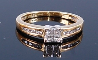 Lot 333 - An 18ct yellow and white gold Princess cut...