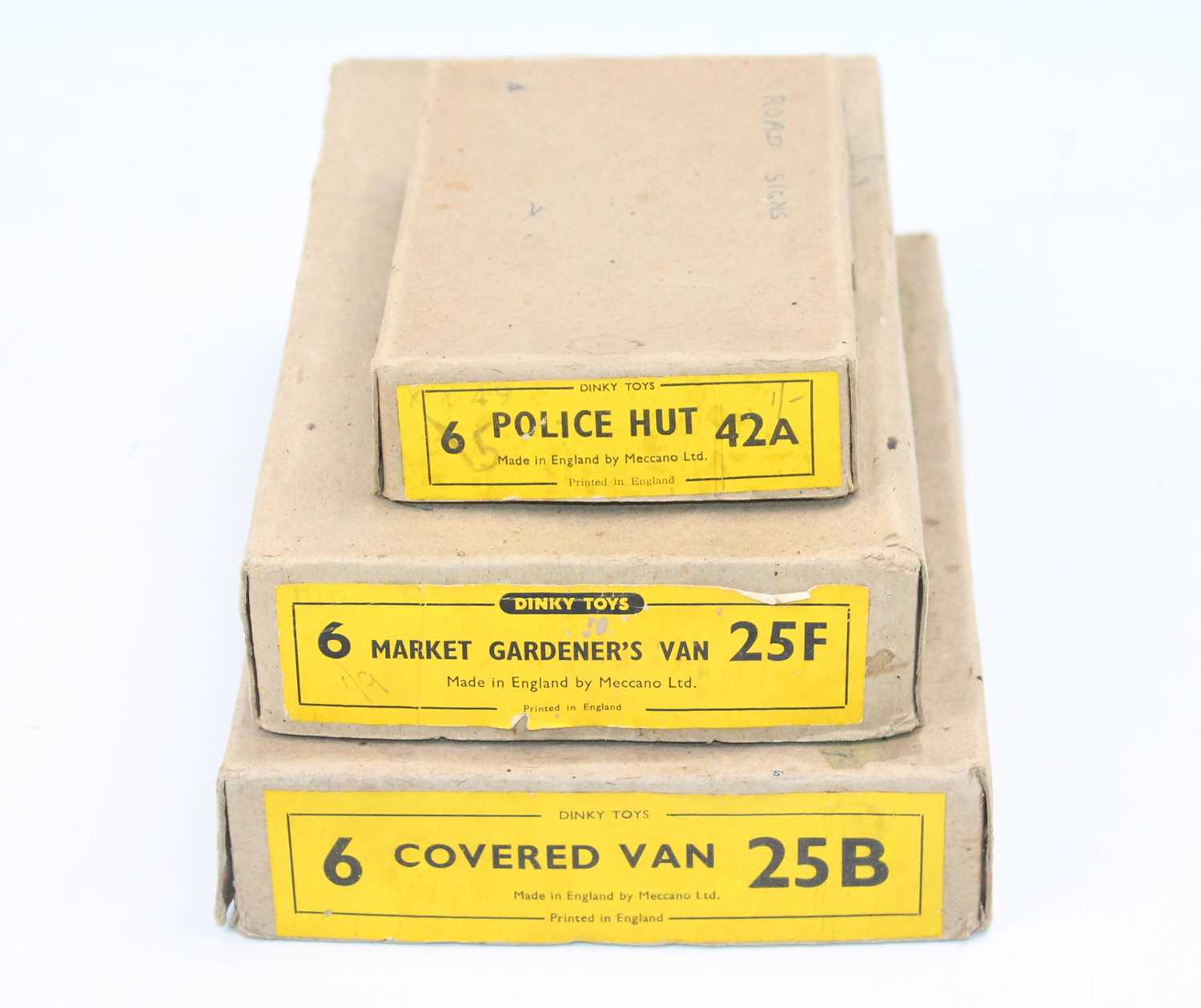Lot 1033 - 3 Dinky Toys original empty trade boxes to...