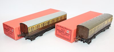 Lot 194 - Two 1935-41 Hornby GWR passenger coaches, one...