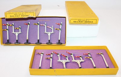 Lot 1045 - 2 Dinky Toys boxed No. 15 Railway Signals in...