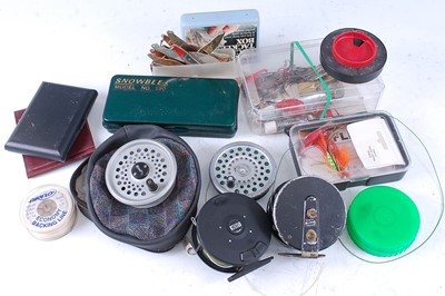 Lot 366 - A mixed lot of fishing tackle to include a...