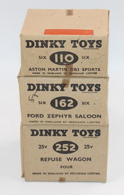 Lot 1150 - 3 Dinky Toys original empty trade boxes to...
