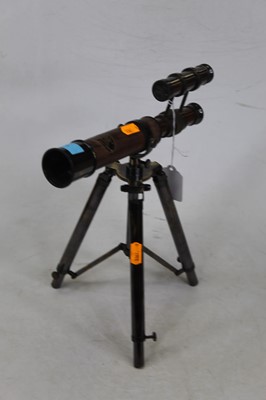Lot 68 - A reproduction WWI style table-top telescope,...