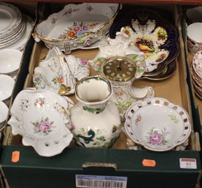 Lot 83 - A box of miscellaneous china, to include a...
