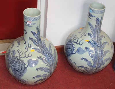 Lot 85 - A pair of large reproduction Chinese export...