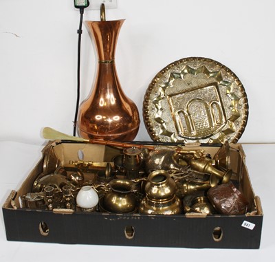 Lot 178 - A box of miscellaneous metal ware to include...