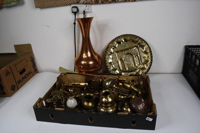 Lot 178 - A box of miscellaneous metal ware to include...