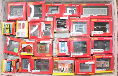 Lot 605 - 25 boxed N Gauge Hornby Lyddle End Buildings...