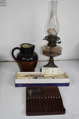 Lot 195 - A box of miscellaneous items to include...