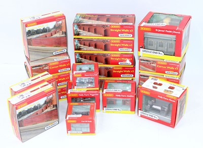 Lot 607 - 20 various boxed Hornby Lyddle End N Gauge...