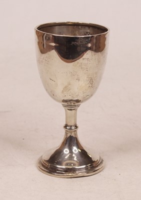 Lot 272 - An early 20th century silver goblet, of plain...