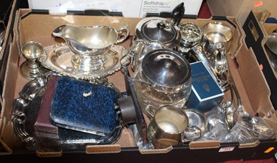 Lot 314 - A box of miscellaneous items, to include a...