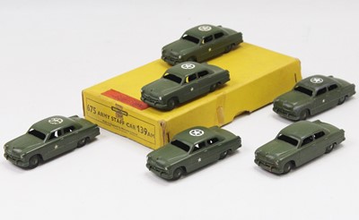 Lot Dinky Toys No. 139AM / 675 Army Staff Car...