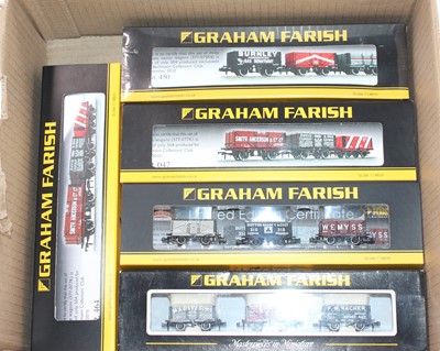 Lot 618 - Graham Farish N Gauge 3 Piece Wagon/Rolling...