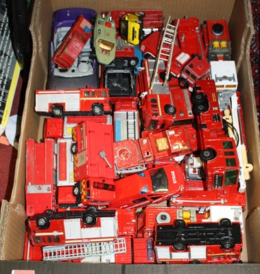 Lot 1538 - One tray of emergency services related diecast...