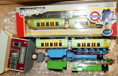 Lot 1624 - One box of novelty toys to inc. a Bachmann...