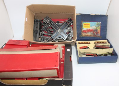 Lot 321 - Collection of Hornby O gauge: No.1 footbridge,...