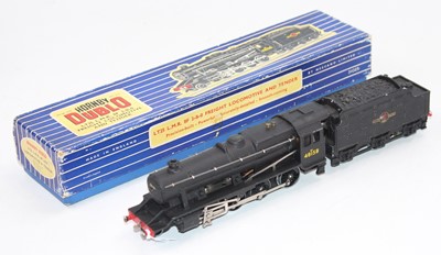 Lot 518 - LT25 Hornby Dublo 3-rail 2-8-0 freight loco &...