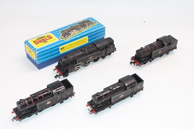 Lot 532 - Four 3-rail Hornby Dublo tank locos: 3218...