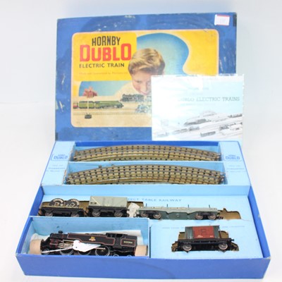 Lot 555 - EDG18 3-rail Hornby Dublo tank goods set, BR 2-...