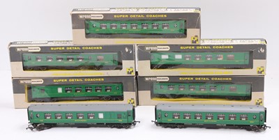 Lot 573 - Seven Wrenn ‘Pullman’ cars Southern green: 3 x...