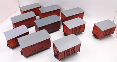 Lot 26 - 10 various 32mm scale balsawood kit-built box...