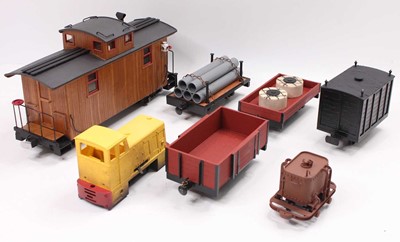 Lot 28 - 6 items of 32mm scale rolling stock and...