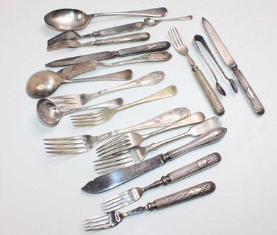 Lot 37 - Eighteen pieces cutlery, a mix of different...