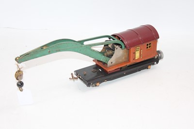 Lot 351 - Lionel 0 gauge rail mounted crane 810...