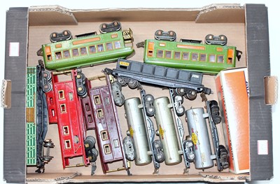 Lot 294 - Large tray of mainly Lionel items with two...