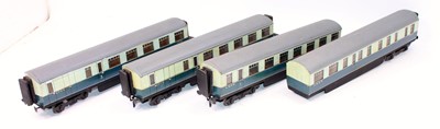 Lot 213 - Four articulated coaches to form part of the...