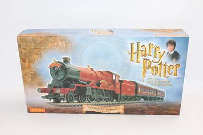 Lot 474 - Hornby R1033 Hogwart’s Express ‘Harry Potter...