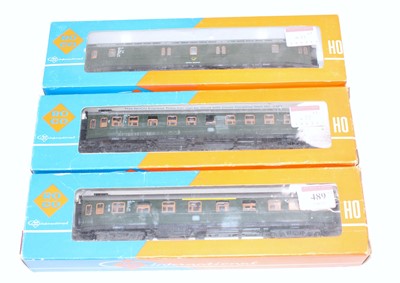 Lot 489 - Three ROCO H0 bogie coaches, DB, 4289, 4291 &...