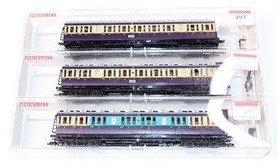 Lot 493 - Three Fleischmann H0 5870/5871 & 5872 bogie...