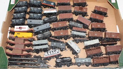 Lot 678 - Approx 50 mainly 4-wheel goods wagons, many by...