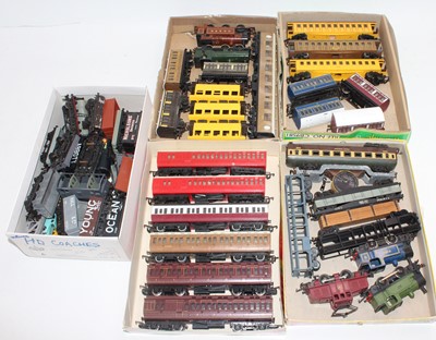 Lot 685 - Large tray containing a variety of 00 gauge...