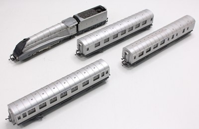 Lot 705 - Hornby ‘Silver Link’ loco & tender with three...