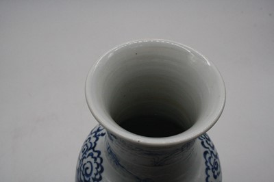 Lot 33 - A Chinese blue & white vase, the flared rim...
