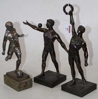 Lot 69 - A pair of Art Deco style figures of athletes,...