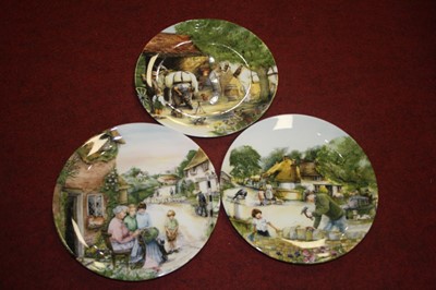 Lot 89 - Two boxes of various collectors' plates