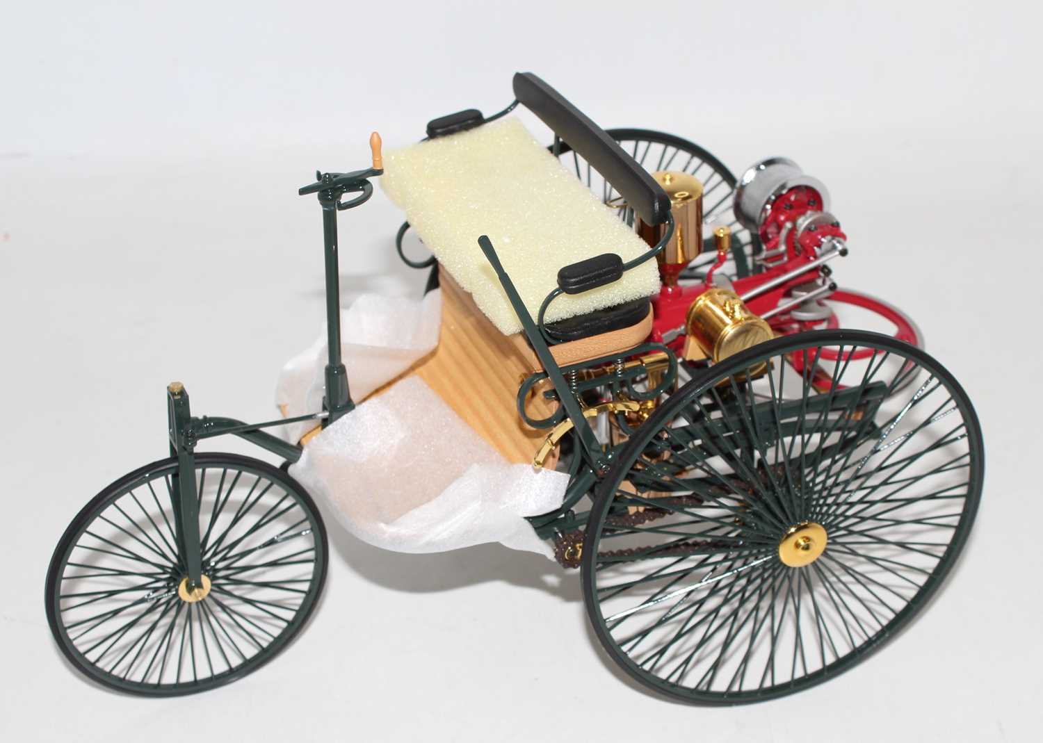 Lot 966 - Franklin Mint 1/8th scale boxed 1886 Benz...