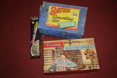 Lot 98 - A boxed Triang Arkitex 00 gauge scale model...