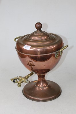 Lot 128 - An early 20th century copper samovar, having...
